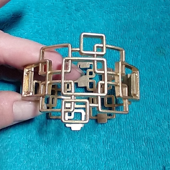 Geometric Goldtone and Black Crystal Magnetic Clasp Spring Bracelet Vintage - Picture 7 of 9